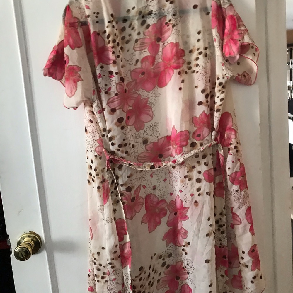 Beautiful robe - Picture 8 of 10
